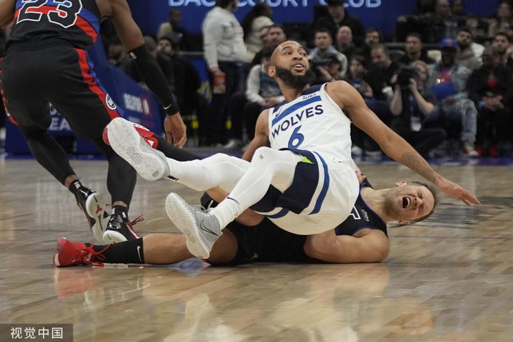 战甚至批评 战甚至批评