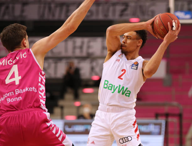 库里篮板一 库里篮板一